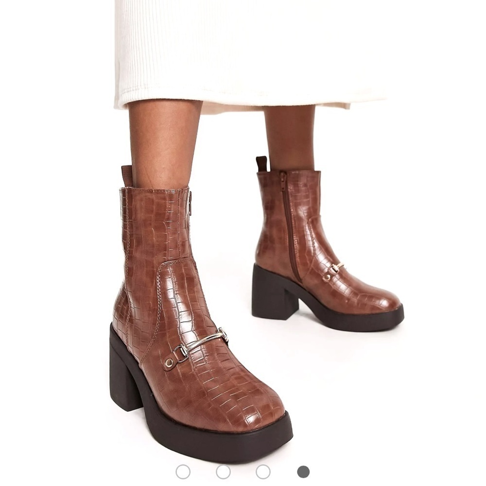 Truffle Collection sqaure toe loafer trim boots in brown croc size 8.5